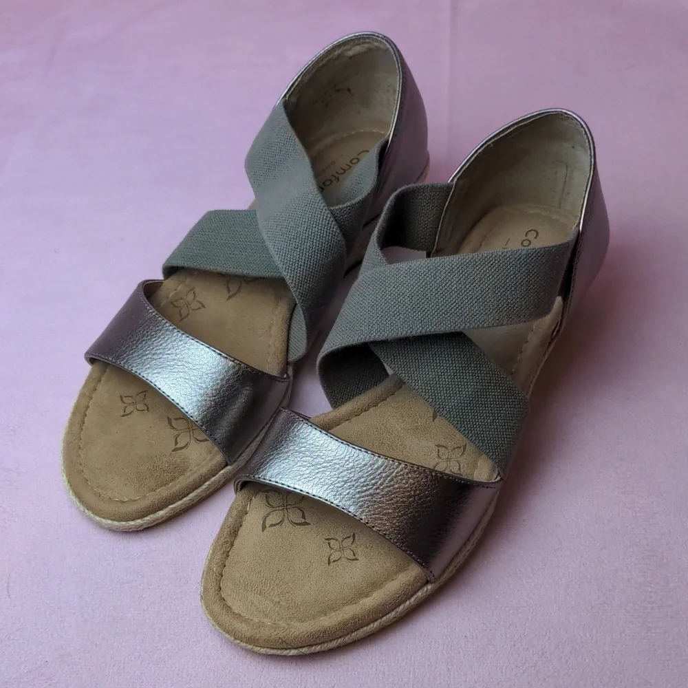 New Comfortiva Brye Leather Upper Anthracite Gray Silver Sandal Wedges 8 Wide